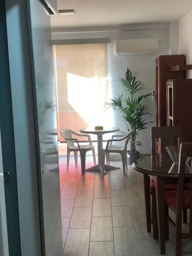 Tantulia Crissol 405 Apto 1 Hab อาโรนา ภายนอก รูปภาพ